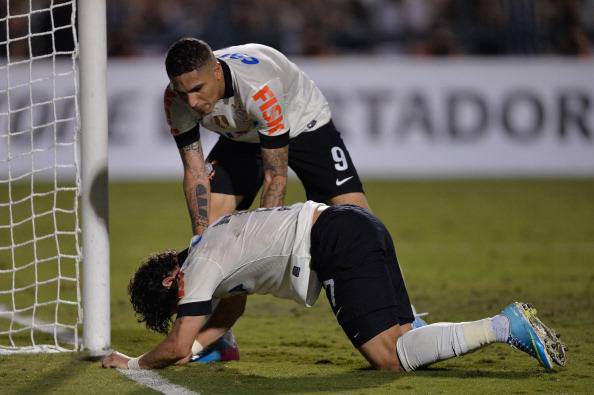 Pato contestato dai tifosi del Corinthians: durissime le scritte apparse ...