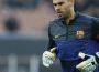 Calciomercato Milan, sfuma l’ipotesi Victor Valdes: andrà al Monaco con Falcao