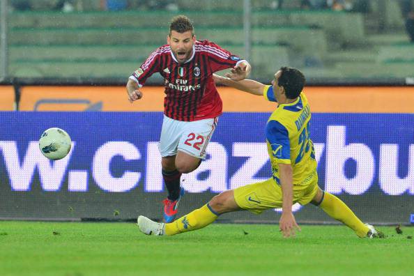 Chievo's defender Dario Dainelli challan