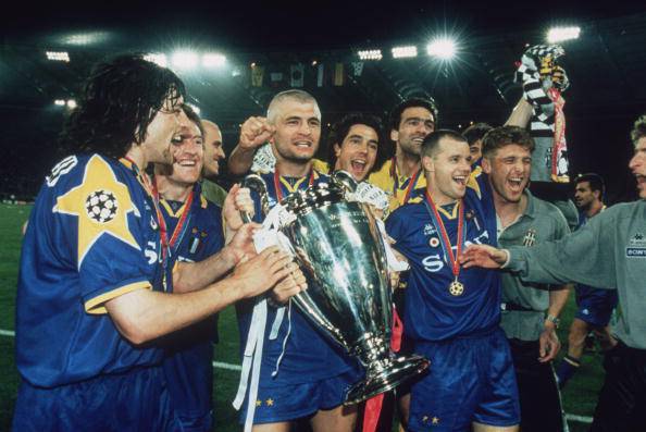 Vialli Lifts Cup