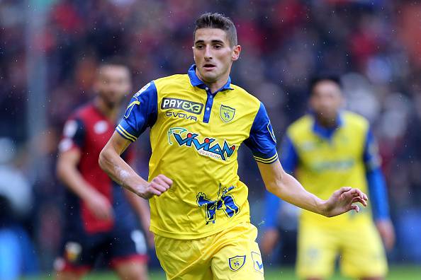 GENOA, ITALY - OCTOBER 18: Federico Mattiello of AC Chievo Verona in action during the Serie A match between Genoa CFC and AC Chievo Verona at Stadio Luigi Ferraris on October 18, 2015 in Genoa, Italy.  (Photo by Gabriele Maltinti/Getty Images)