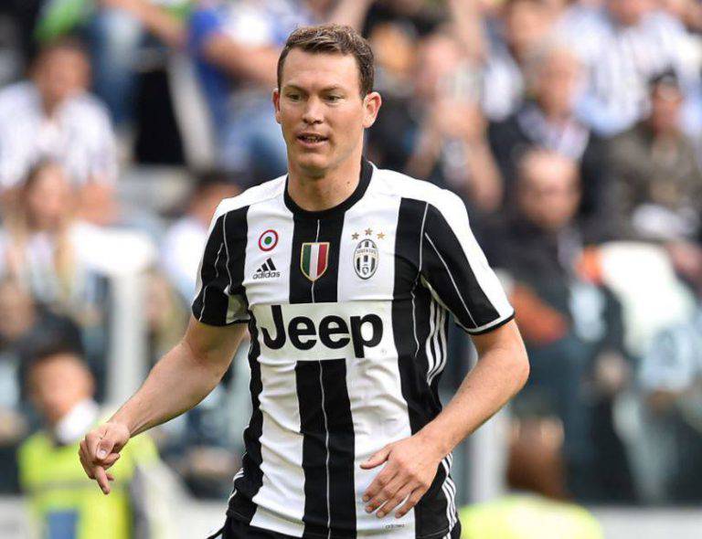 Lichtsteiner Juve Via A Parametro Zero Le Ultime Sullo Svizzero