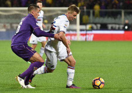FLORENCE, ITALY - NOVEMBER 06:  Linetty (Sampdoria) and Tello (Fiorentina) during the Serie A match between ACF Fiorentina and UC Sampdoria at Stadio Artemio Franchi on November 6, 2016 in Florence, Italy.  (Photo by Paolo Rattini/Getty Images)