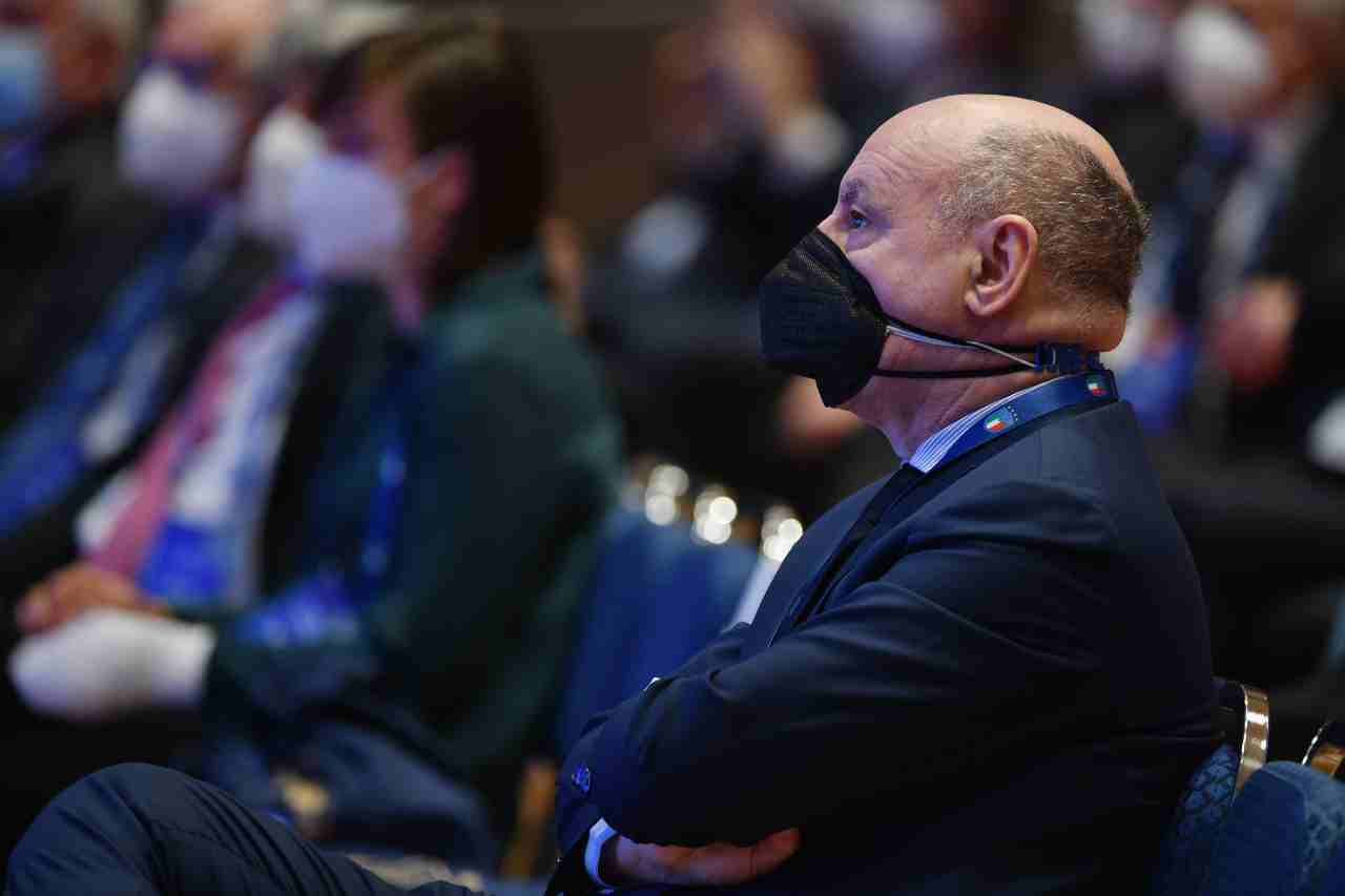 Calciomercato Inter, Marotta punta Dumfries con lo scambio | La strategia