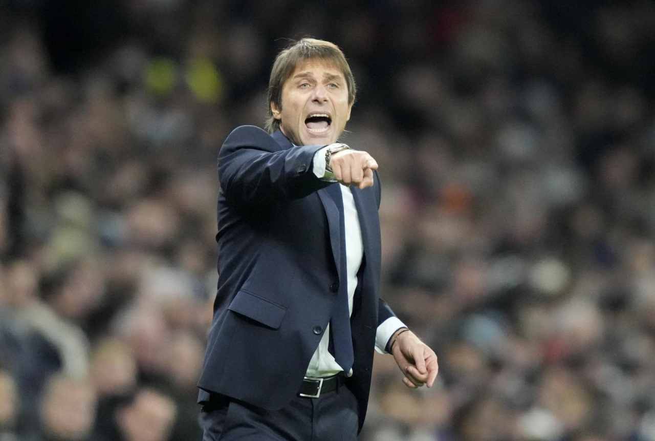 Tutti pazzi per il bomber da 50 milioni | Conte sfida Juve e Milan