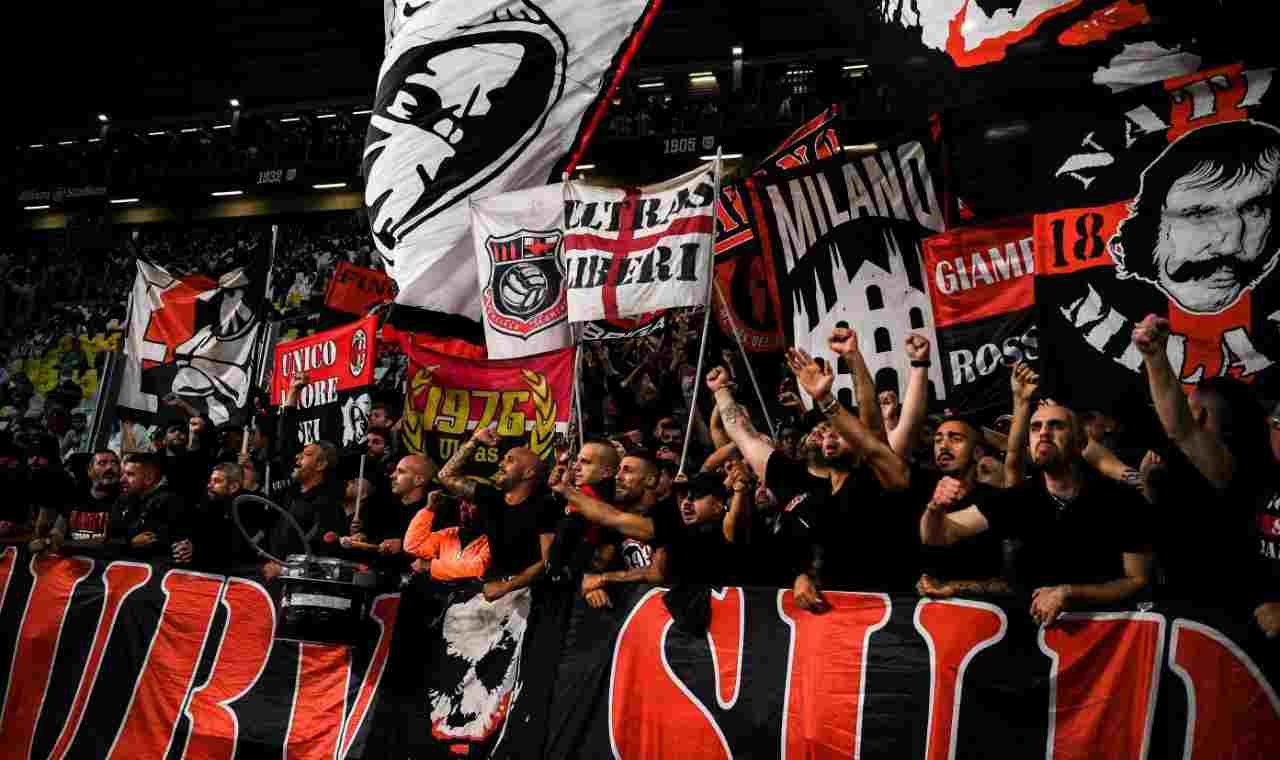 Tifosi del Milan sugli spalti