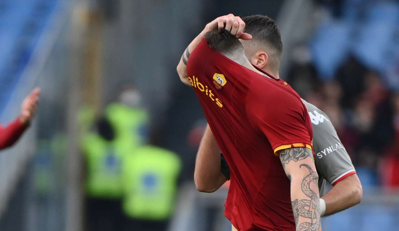 Nicolò Zaniolo esce dal campo disperato