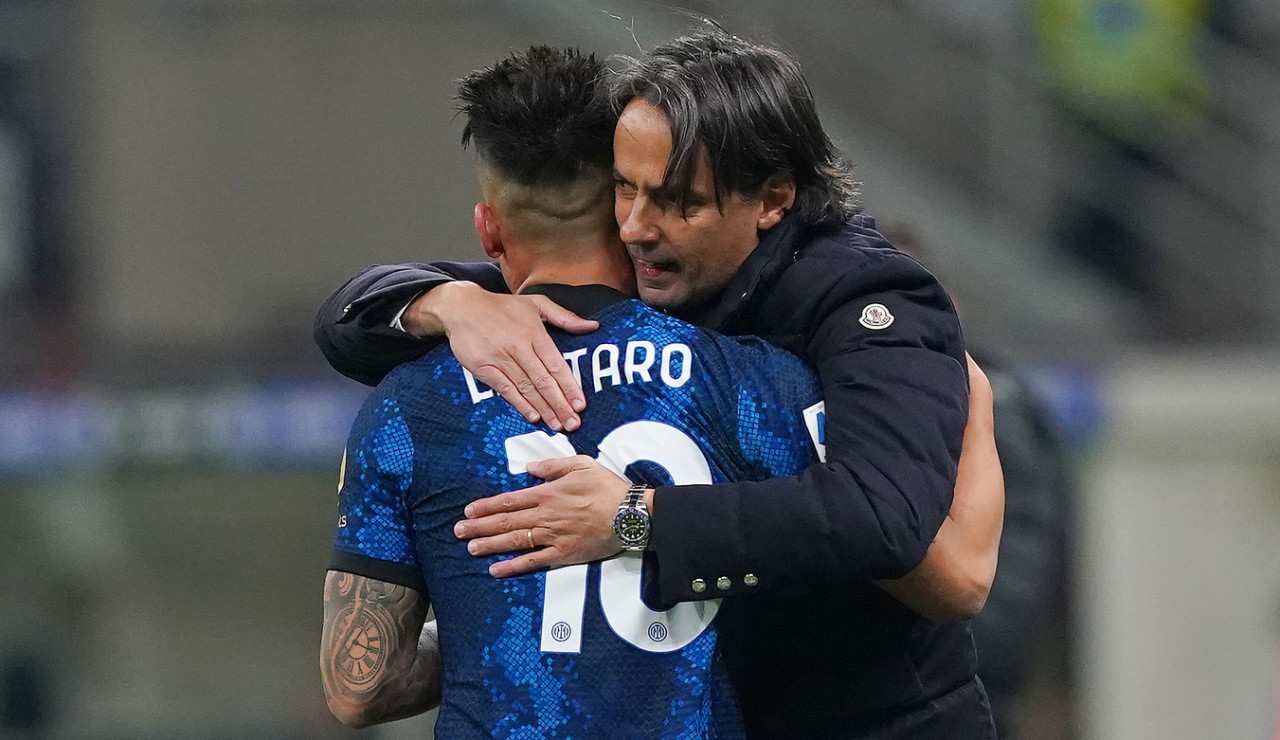 Simone Inzaghi abbraccio