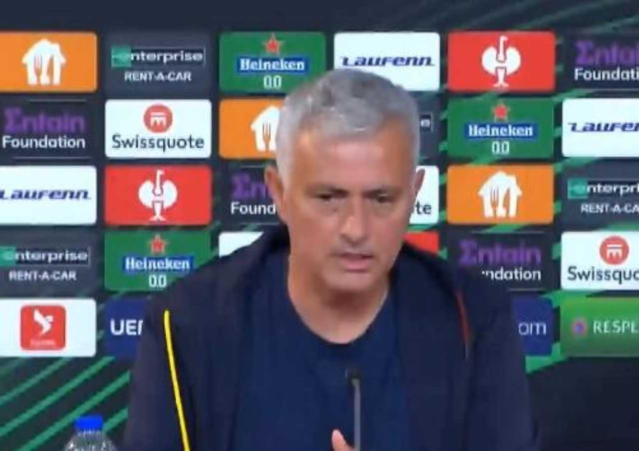 Mourinho alla vigilia di Roma Feyenoord: “Storia già scritta. Ecco cosa mi ha detto Mkhitaryan”