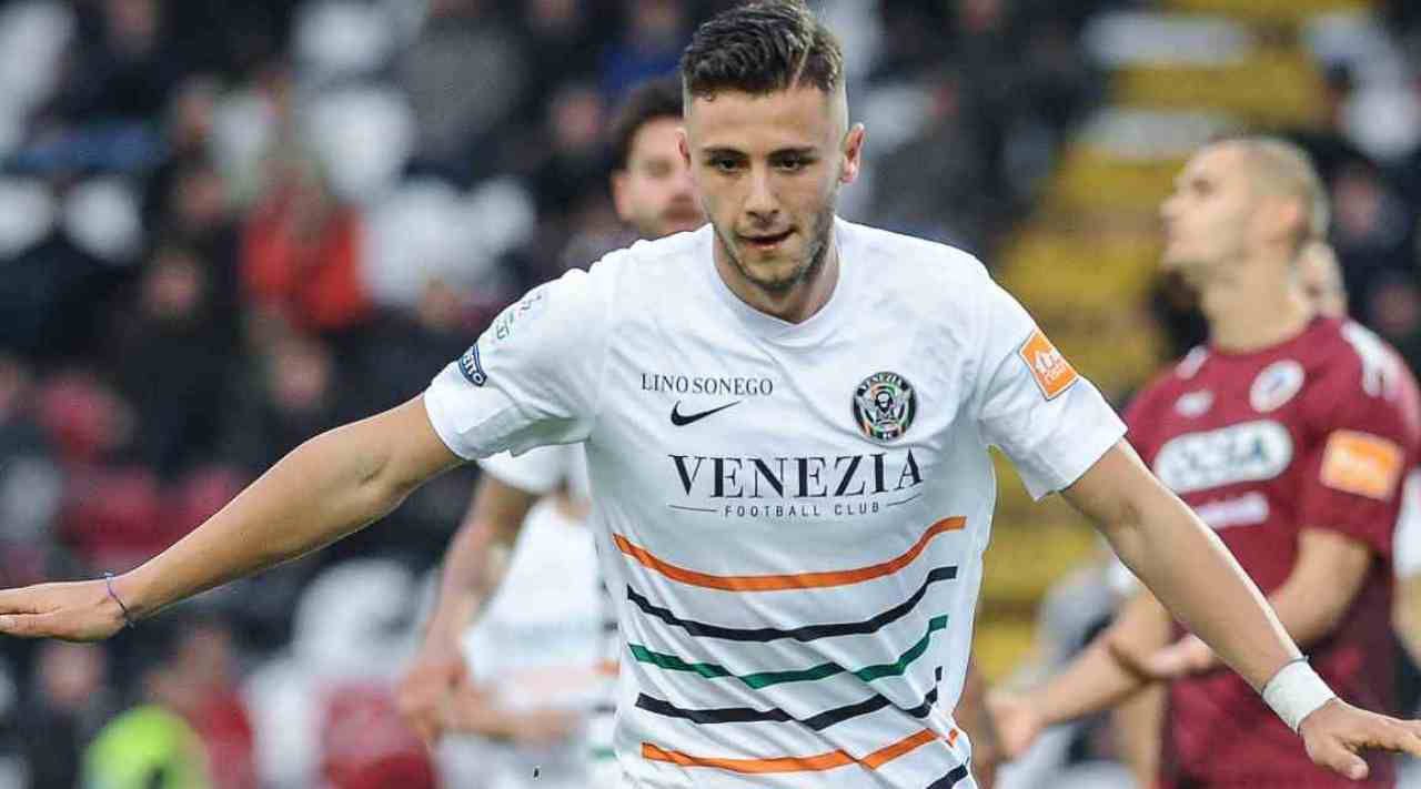 Vrioni Juventus Vlahovic