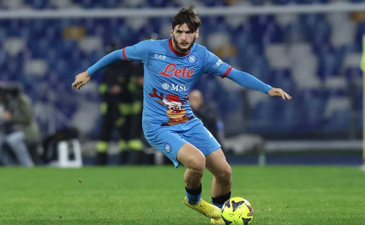 Kvaratskhelia in azione, lascia il Napoli