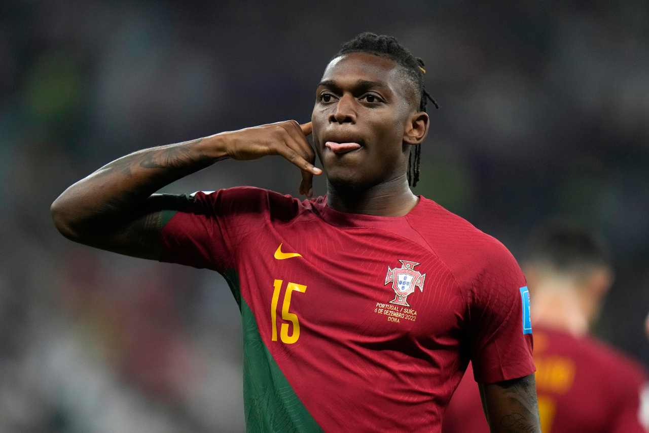 Tornano alla carica per Leao: scambio stellare col Milan