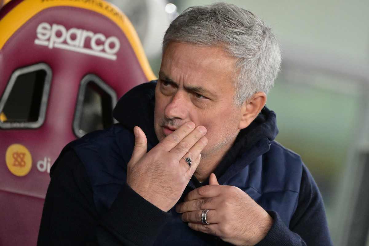 Mourinho si offre al Chelsea e si porta il big giallorosso