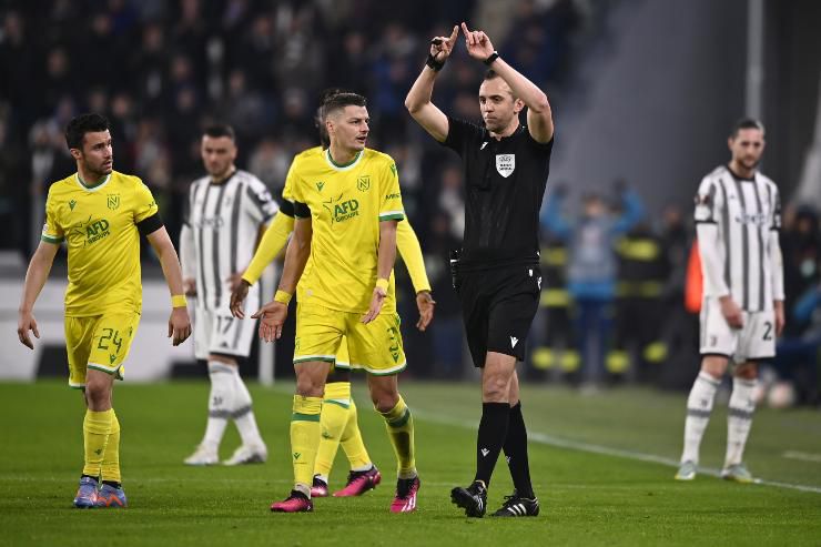 Juve-Nantes, duro attacco all'arbitro dopo l'errore clamoroso