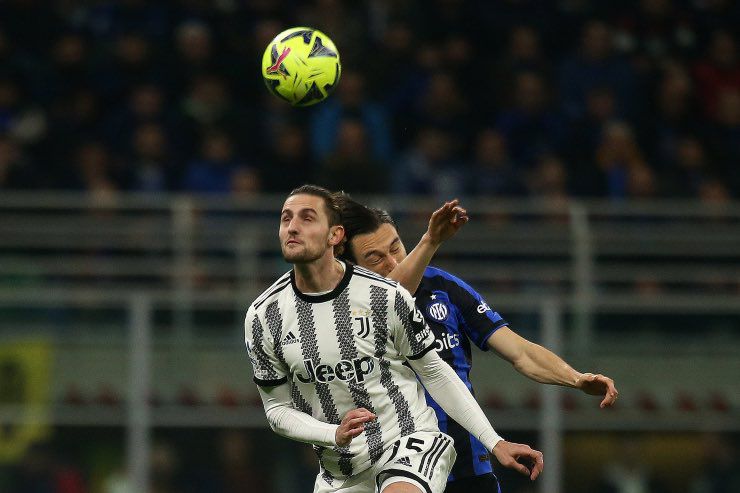 Gol di Kostic in Inter-Juventus, Rabiot contestato