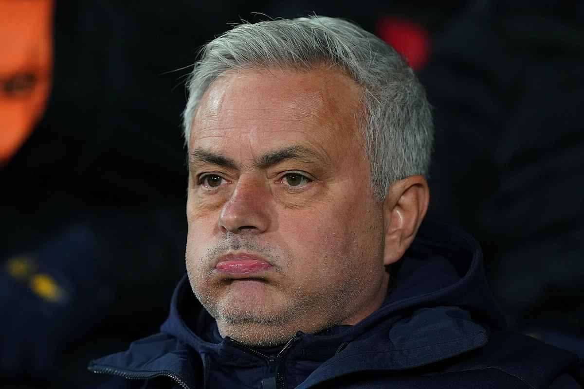 Jose Mourinho nel mirino della critica dopo il rosso di Cremona