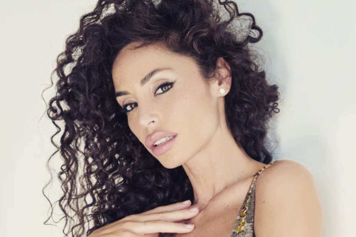 Raffaella Fico scollatura trasparente