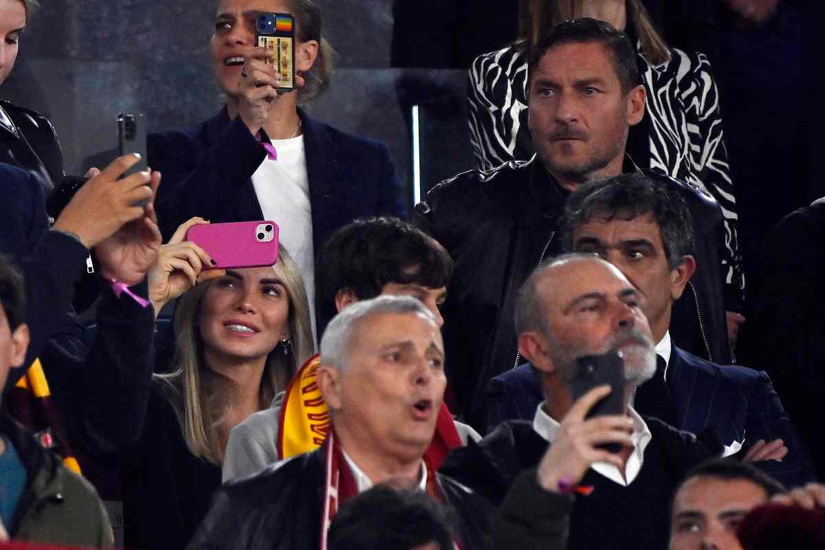 Totti e Noemi Bocchi allo stadio con Cristian