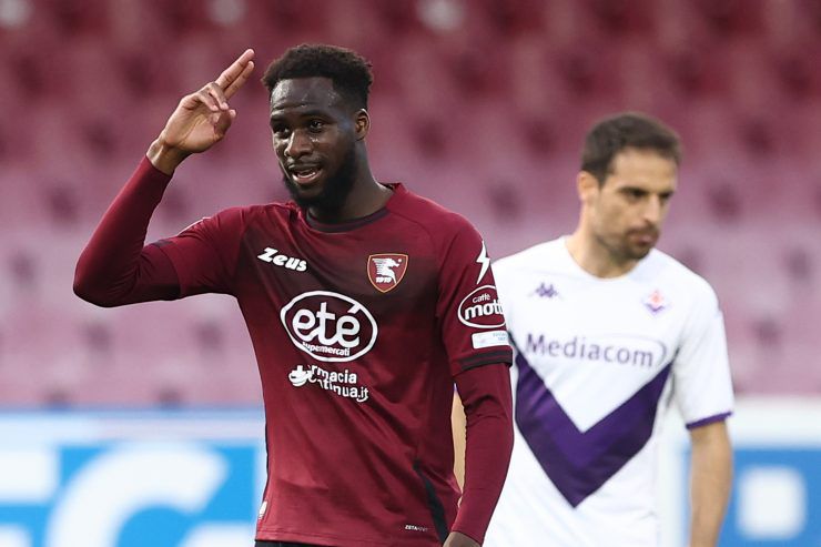 La firma si complica, la Juve è più lontana