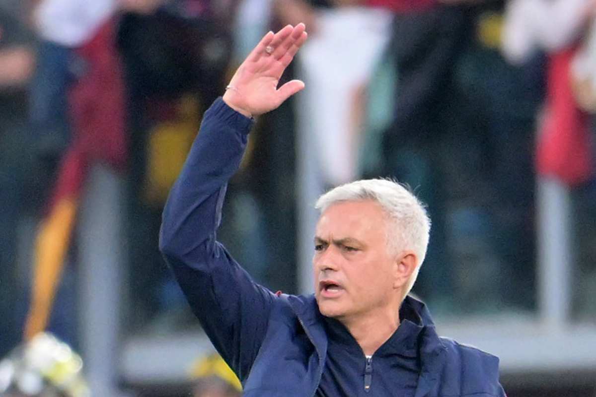 Mourinho perde El Sharaawy