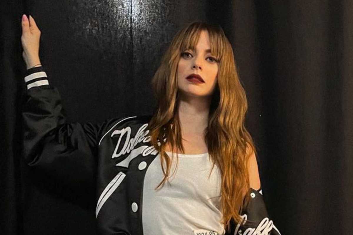 Annalisa più sexy che mai: costume striminzito