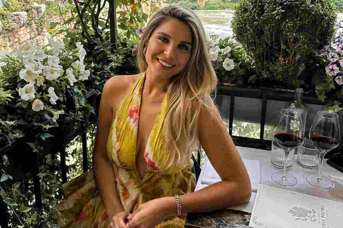 Ivana Icardi sfida Wanda: selfie in lingerie