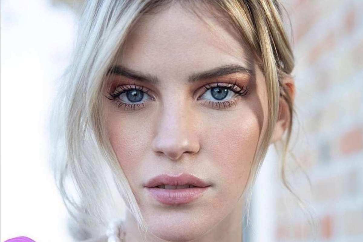 Sara Croce compleanno scollatura