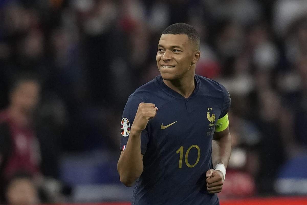 Mbappé via dal PSG