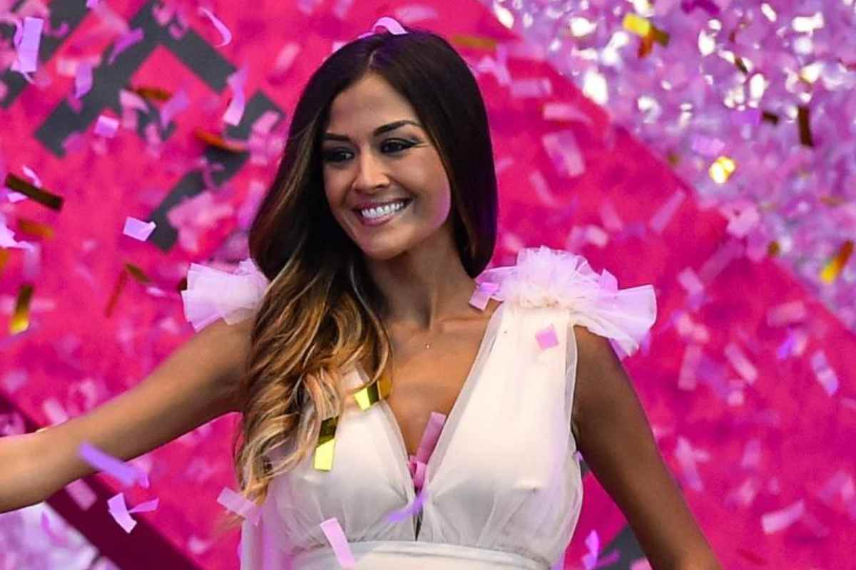 Costume da urlo: Giorgia Palmas è bellissima