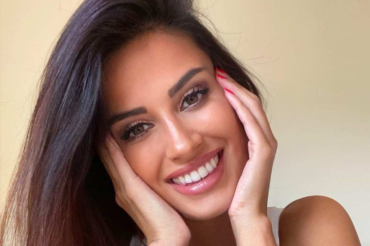 Eleonora Incardona estate scollatura trasparente