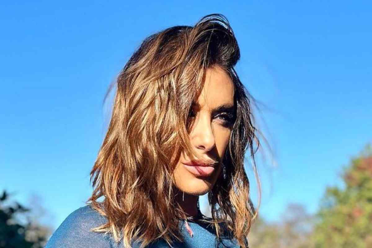 Sabrina Salerno trasparenze scollatura lato A intimo