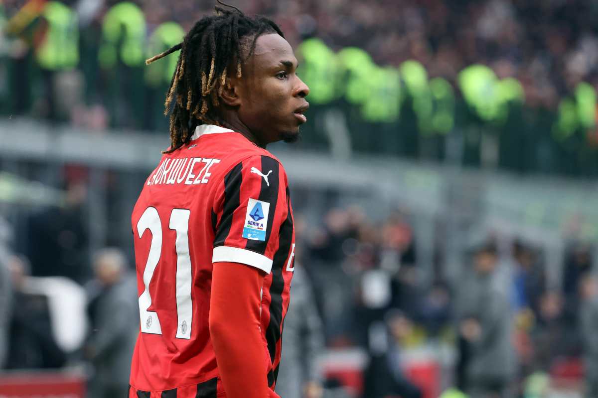 Samuel Chukwueze con la maglia del Milan