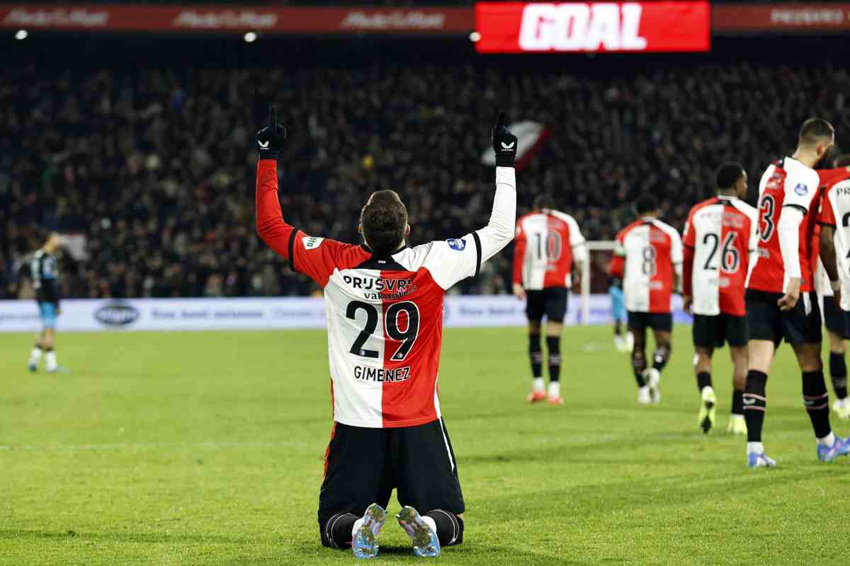 Gimez esulta dopo un gol con il Feyenoord