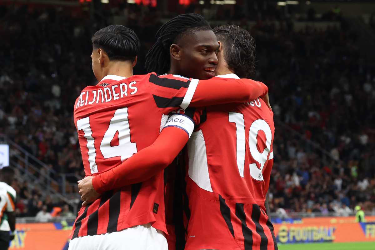 L'esultanza dei giocatori del Milan dopo il gol