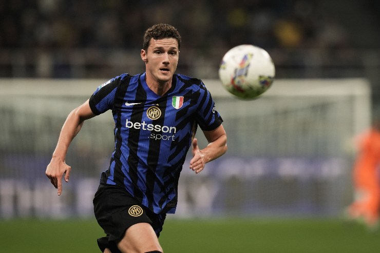 Benjamin Pavard in azione con la maglia dell'Inter
