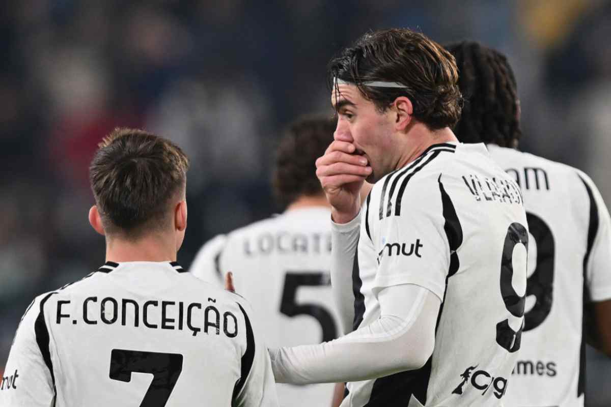 Vlahovic con la maglia della Juventus