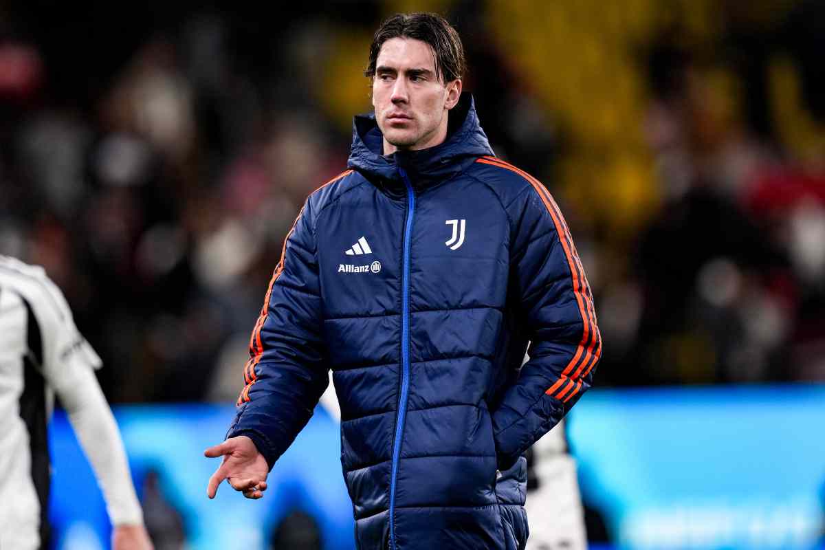 Dusan Vlahovic osserva