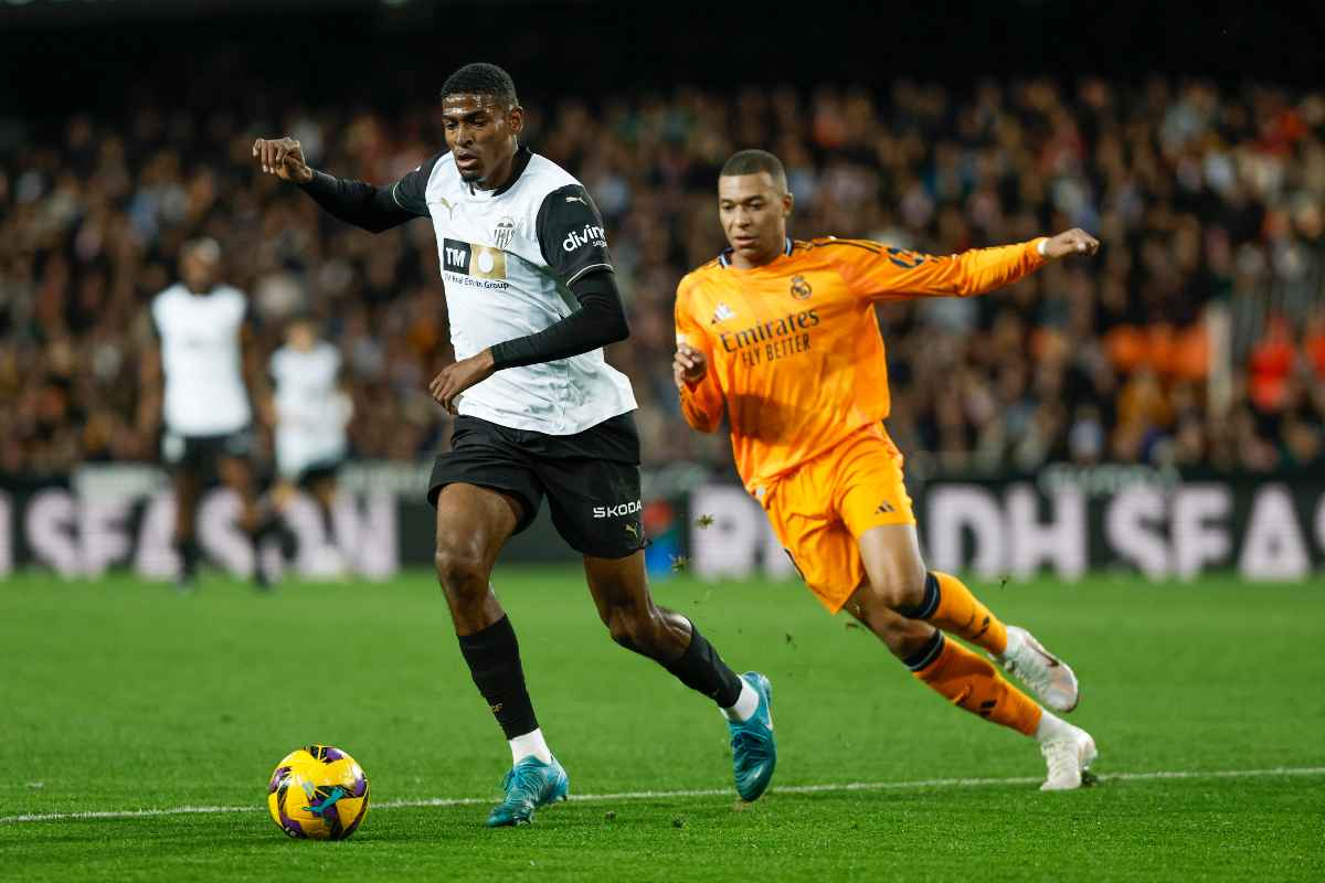 Christian Mosquera e Kylian Mbappé