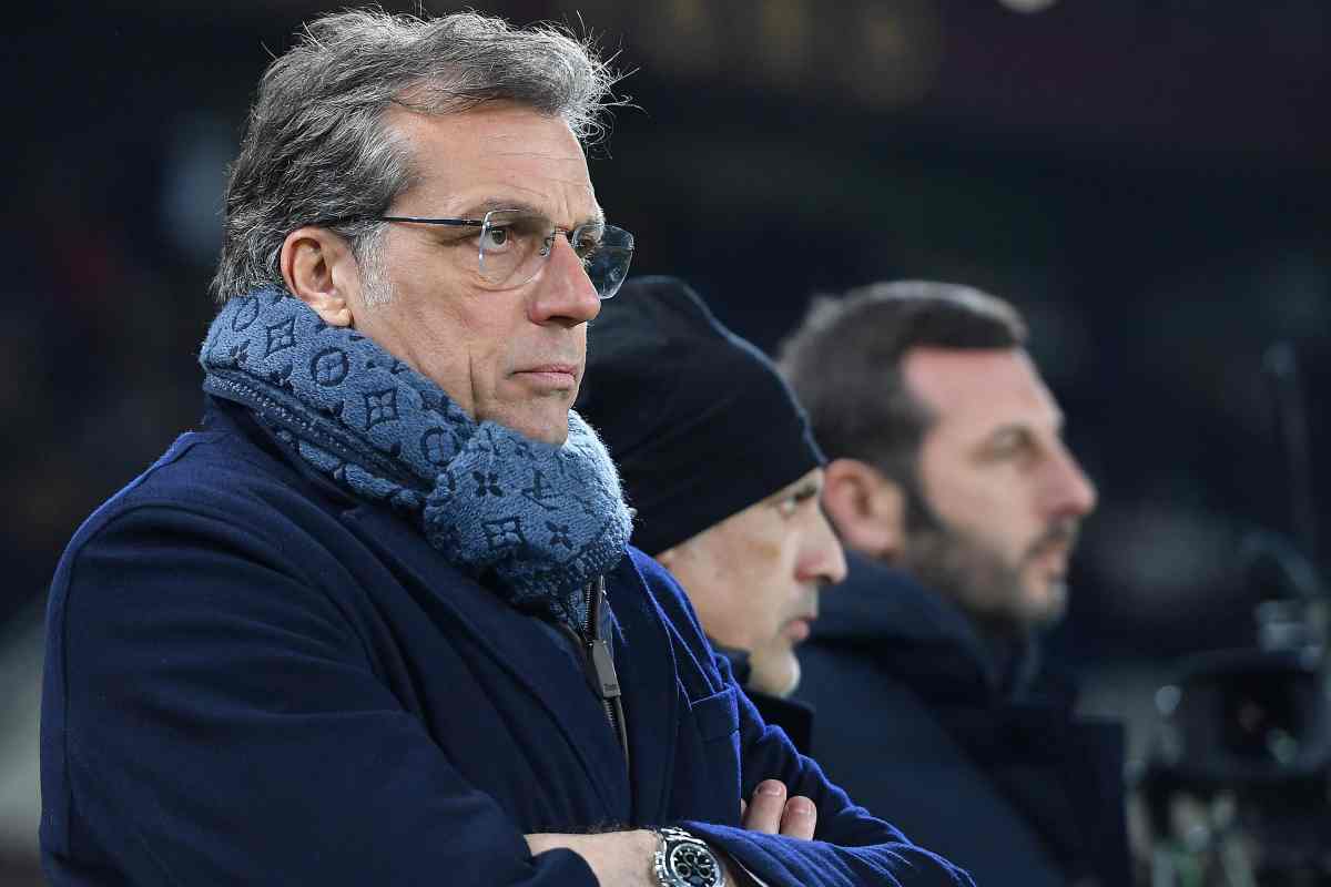 Giuntoli osserva da bordo campo