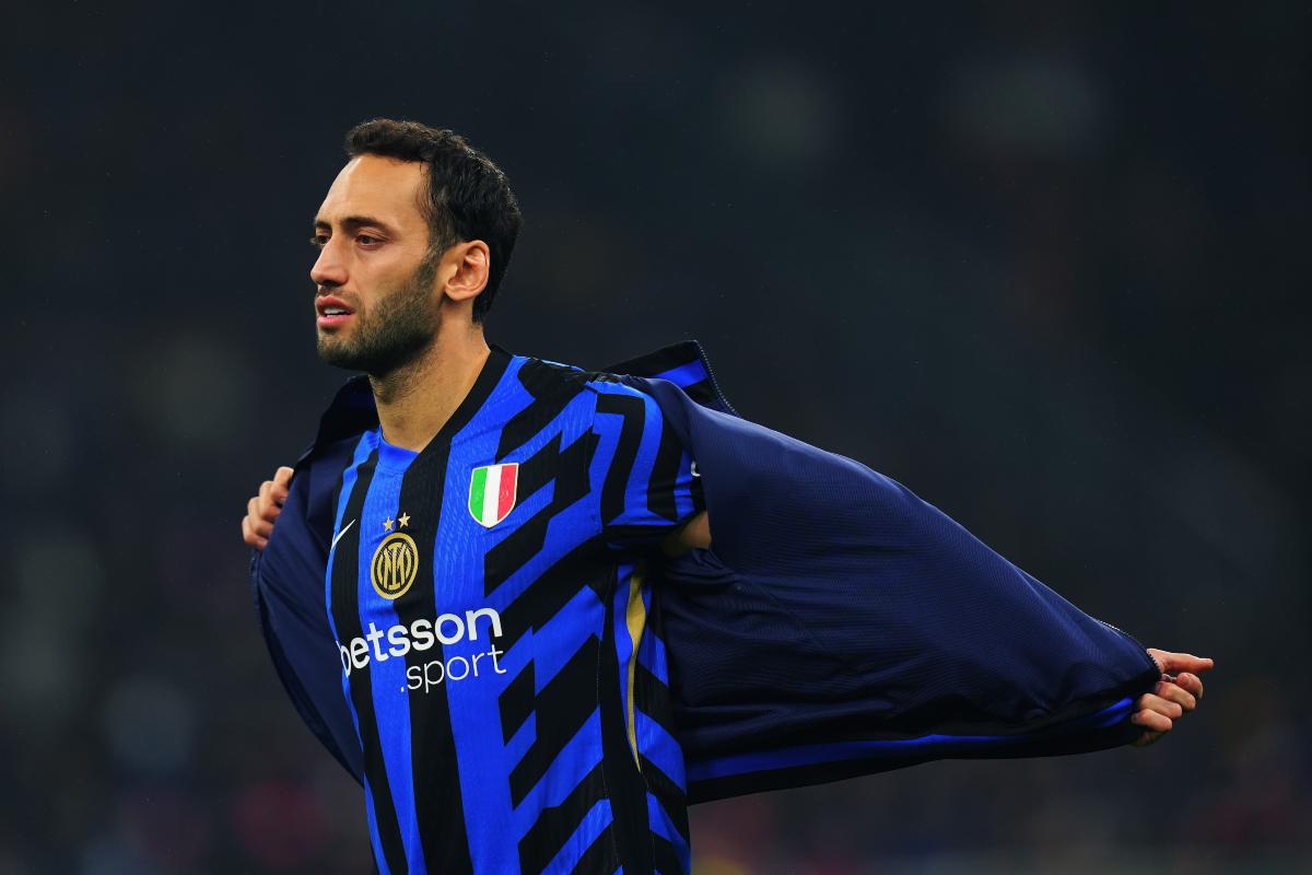 Il centrocampista dell'Inter Hakan Calhanoglu
