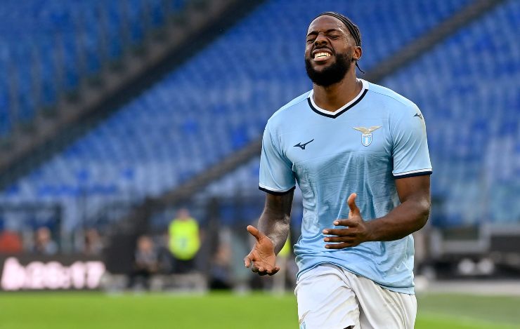 Nuno Tavares fa una smorfia dopo un errore in campo.