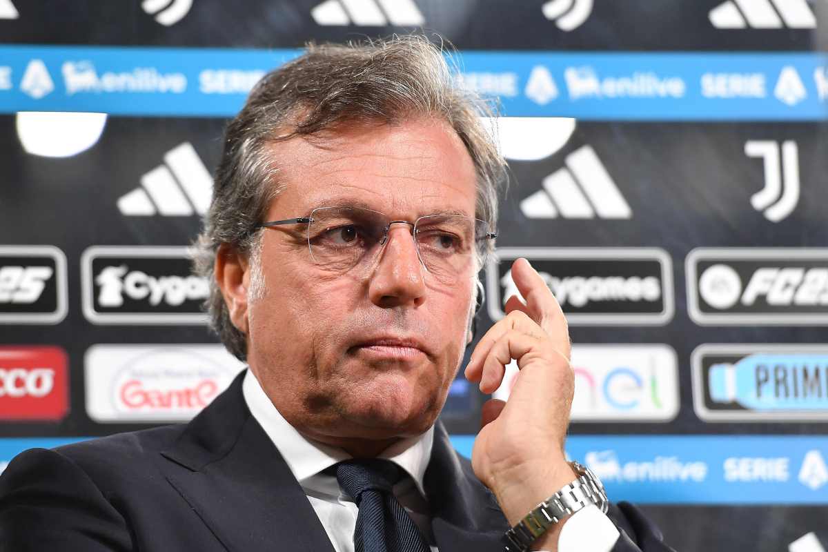 Primo pianod i Cristiano Giuntoli durante un'intervista.