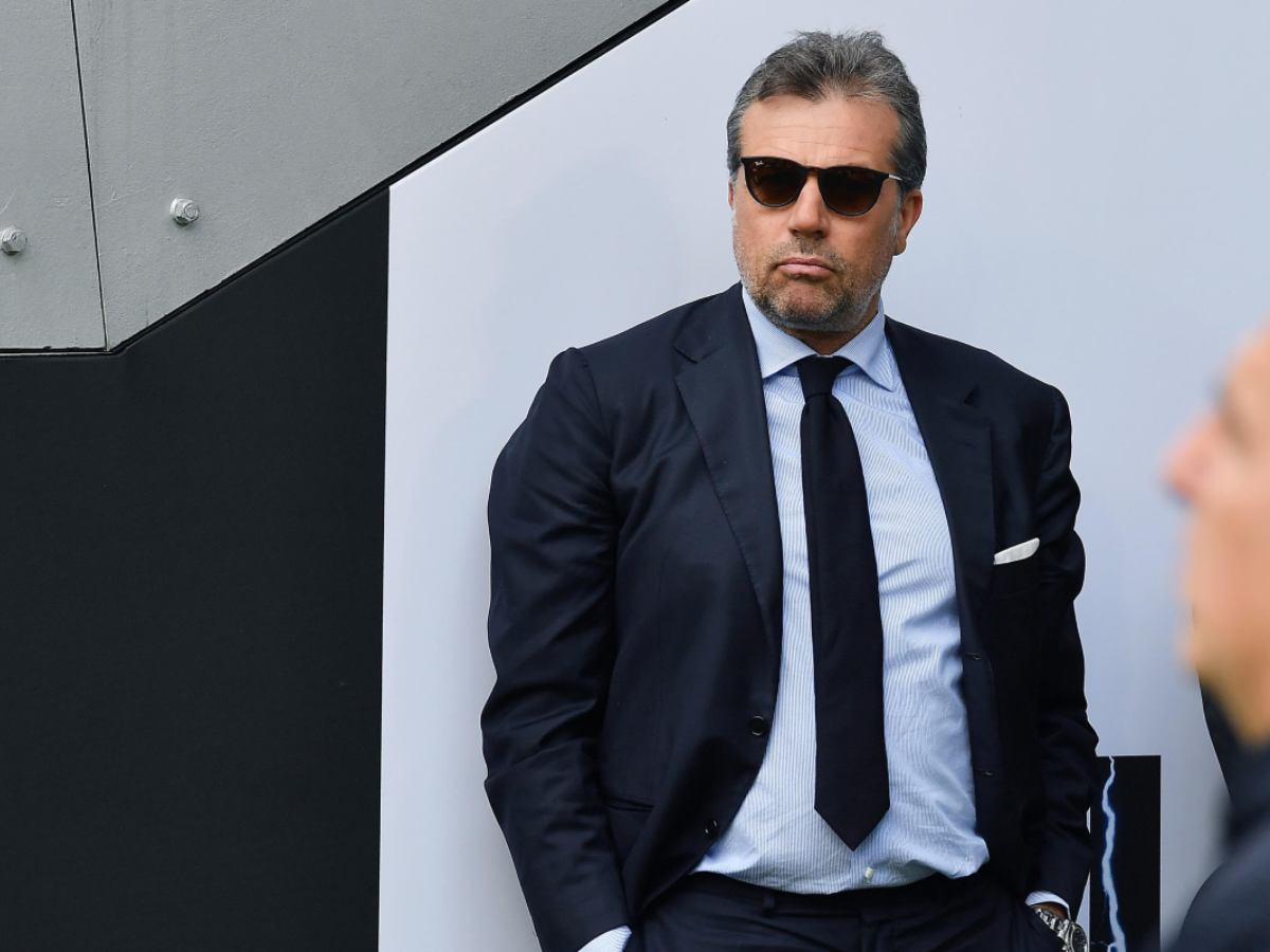 Cristiano Giuntoli osserva