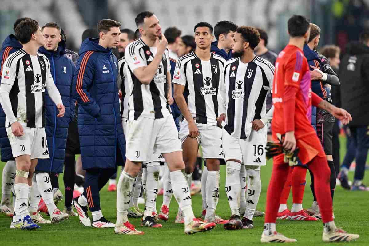 Giocatori della Juve dopo la sconfitta in Coppa Italia 