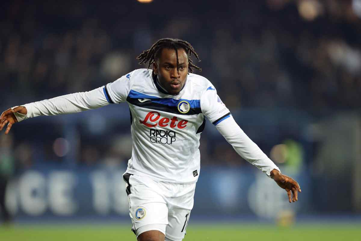 Ademola Lookman esulta dopo una rete all'Empoli