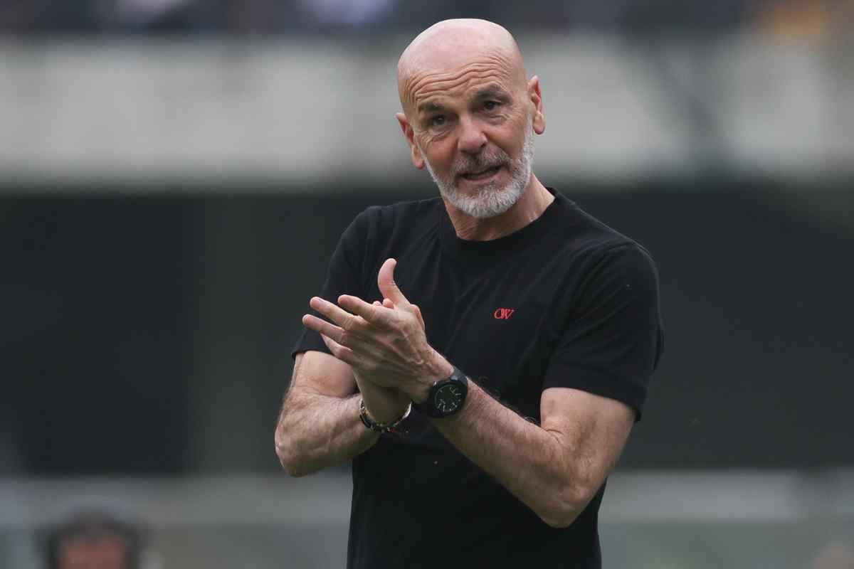 Stefano Pioli durante un match del Milan