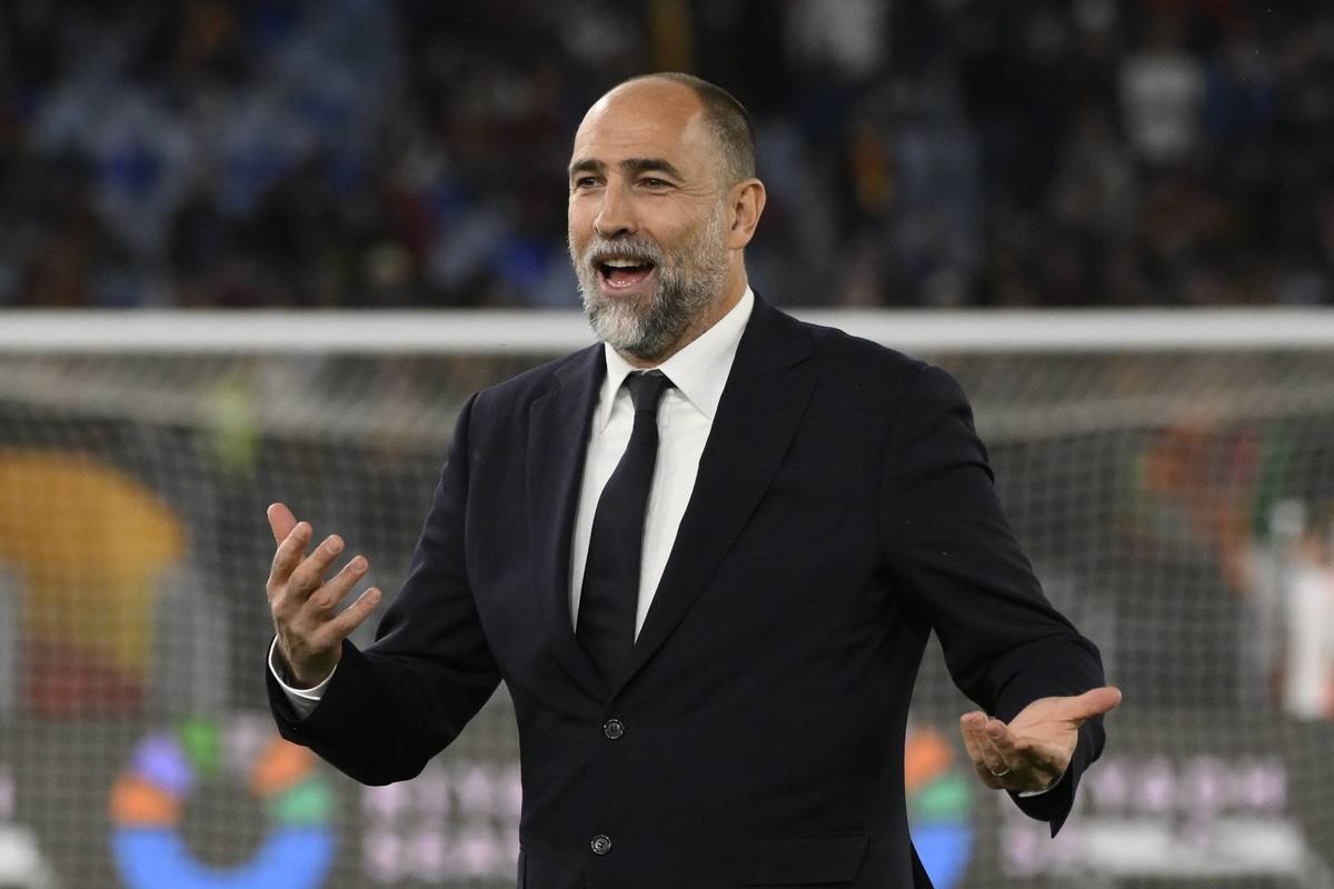 Igor Tudor sorride in panchina