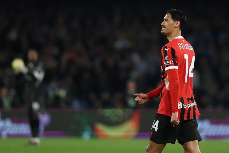 Tijjani Reijnders in azione con la maglia del Milan