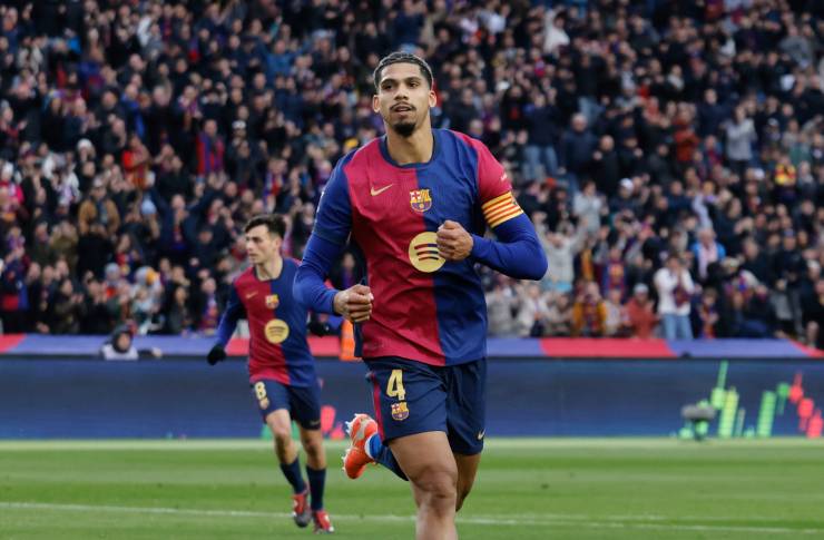 Ronald Araujo esulta dopo un gol