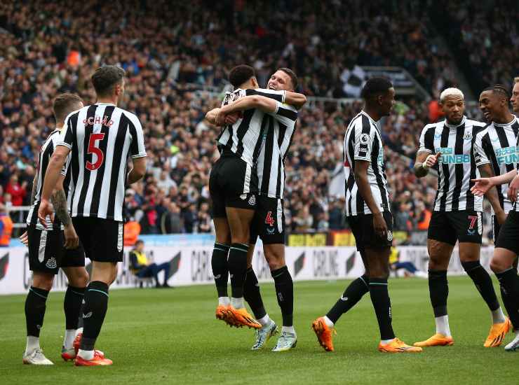 Botman esulta dopo un gol